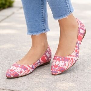 Everyday Chic Ikat Print Comfort Flats Size 8M Kellie & Katie
